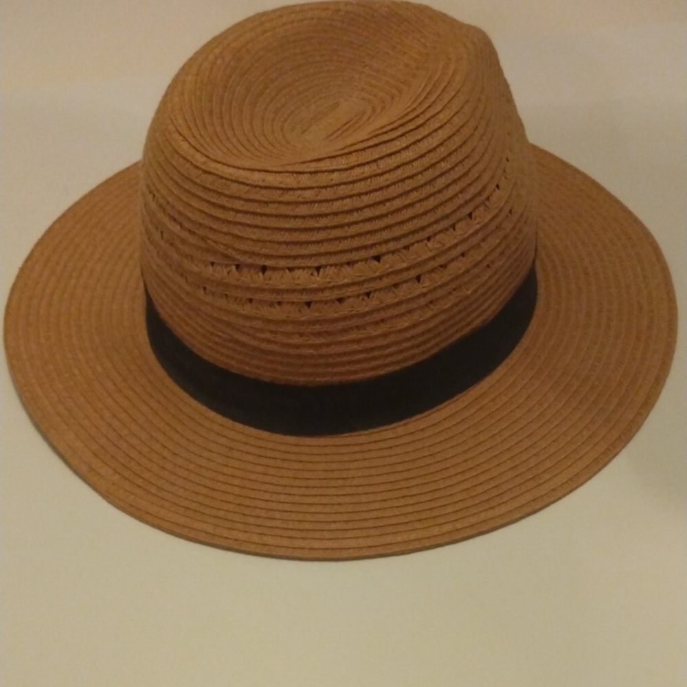 Eddie Bauer Tan Fedora Hat with Black Band